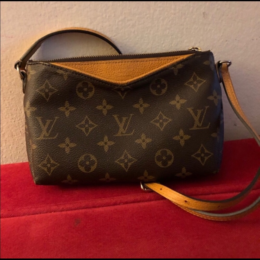 Louis Vuitton Pallas Crossbody!